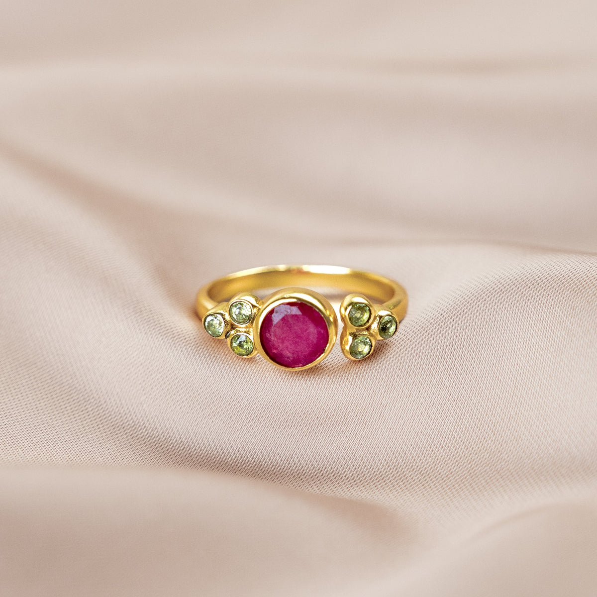 Tiwa Ring - Topaz