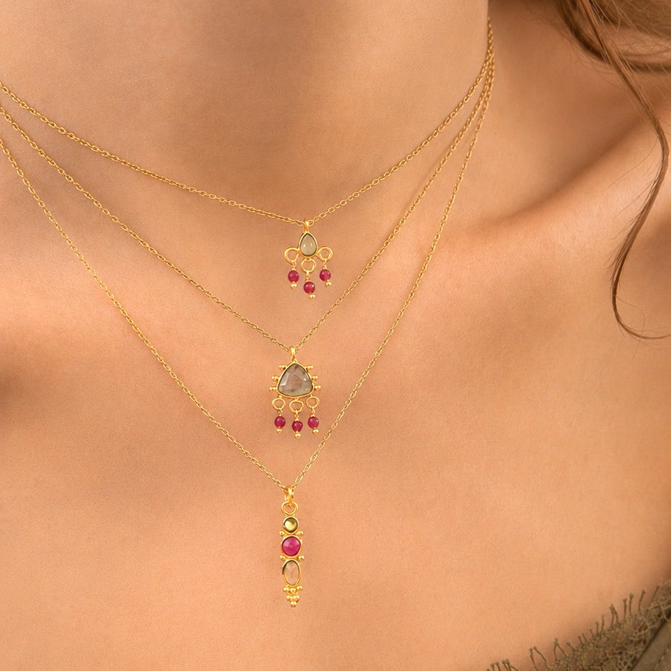 Collier Cherry