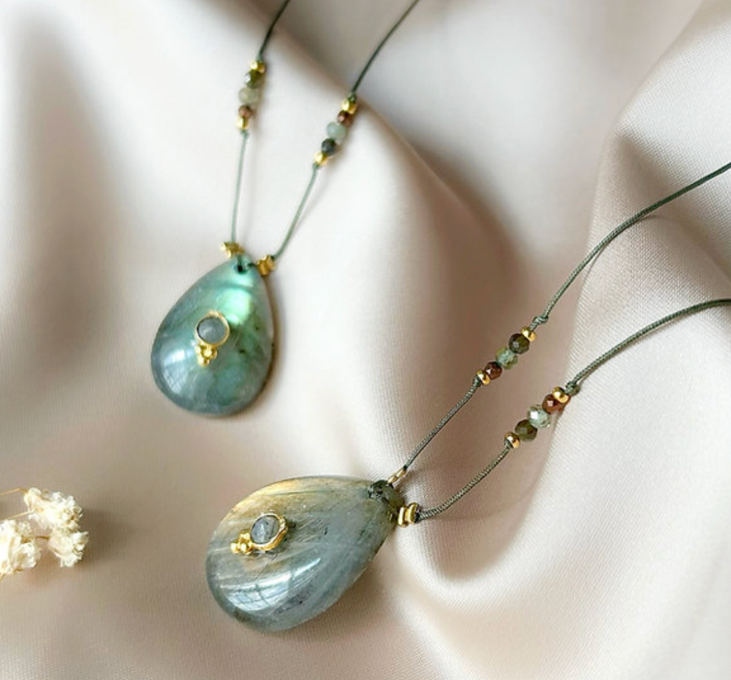 Collier Lanka