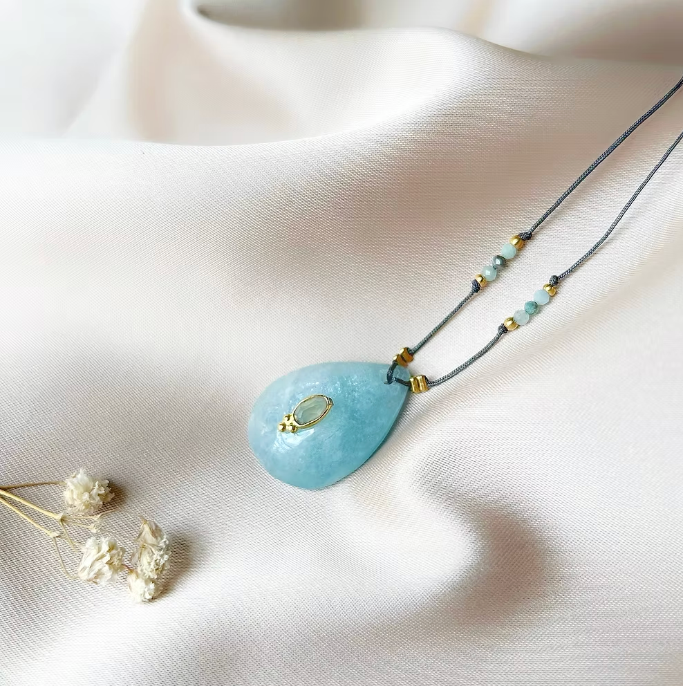 Collier Lanka