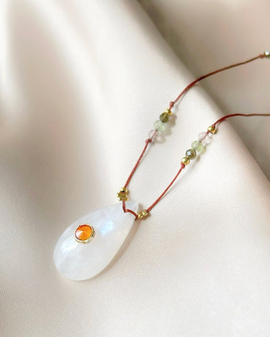 Collier Lanka