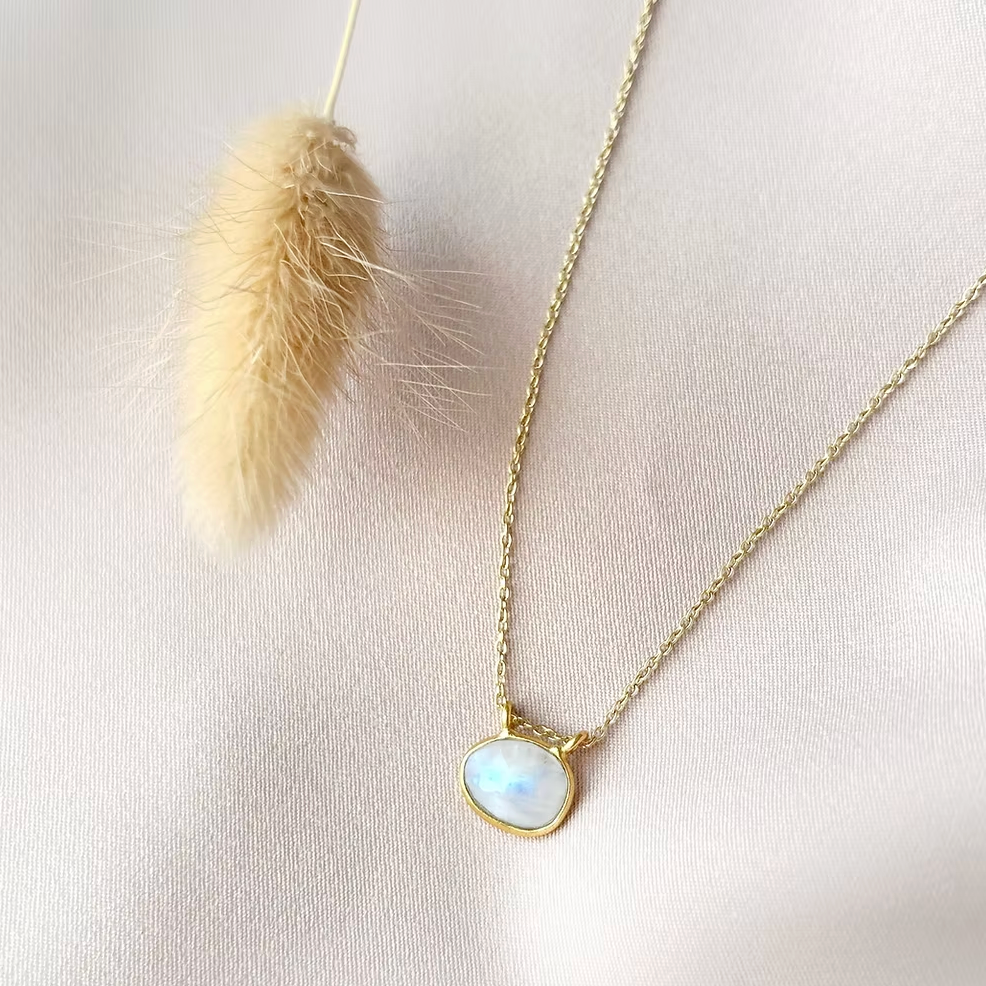 Collier Moon