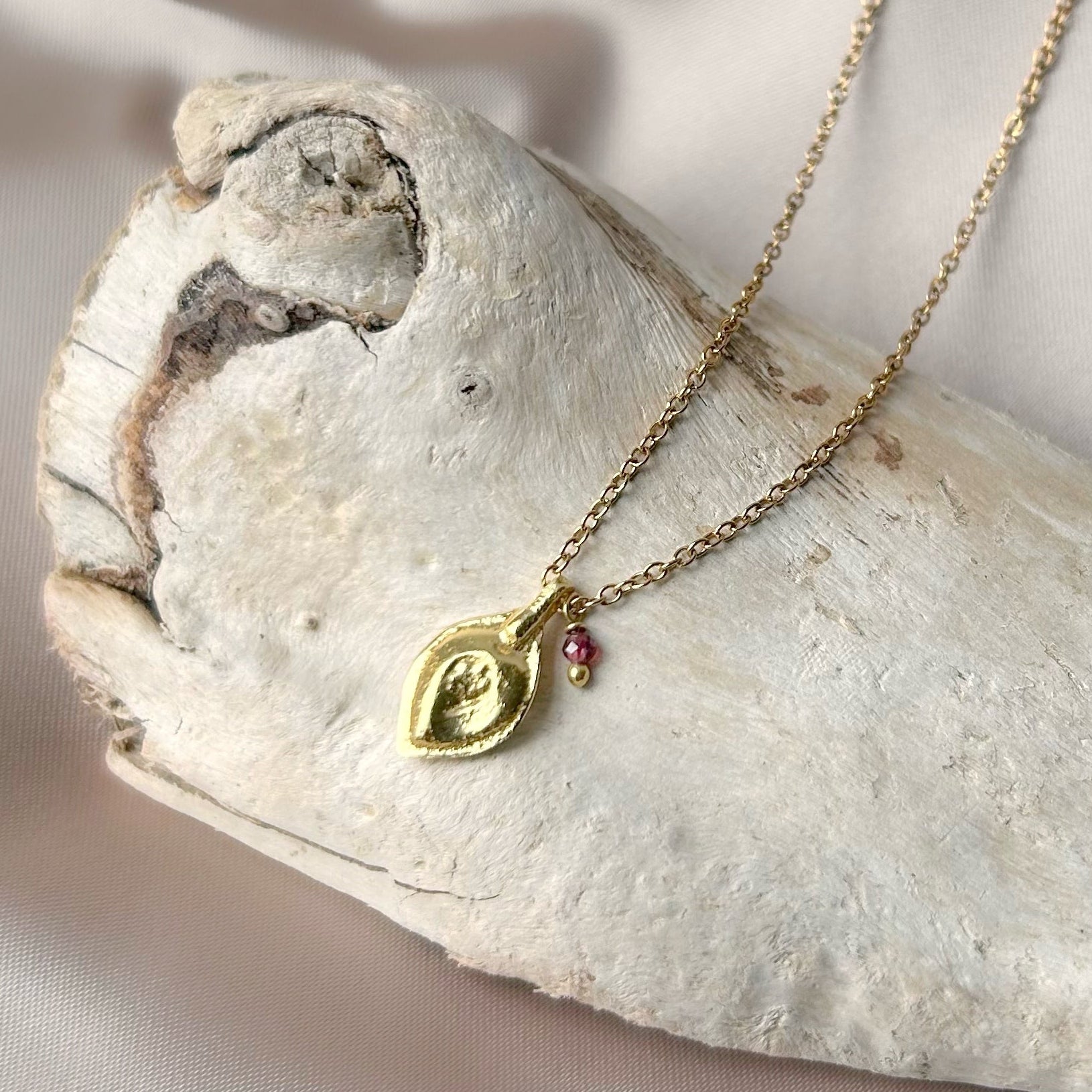 Collier Nama