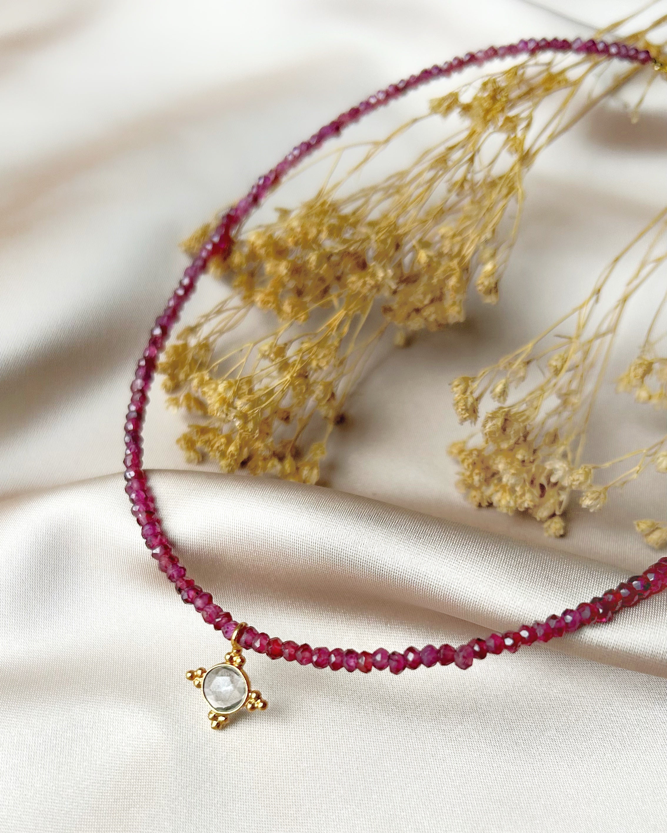 Collier Nova