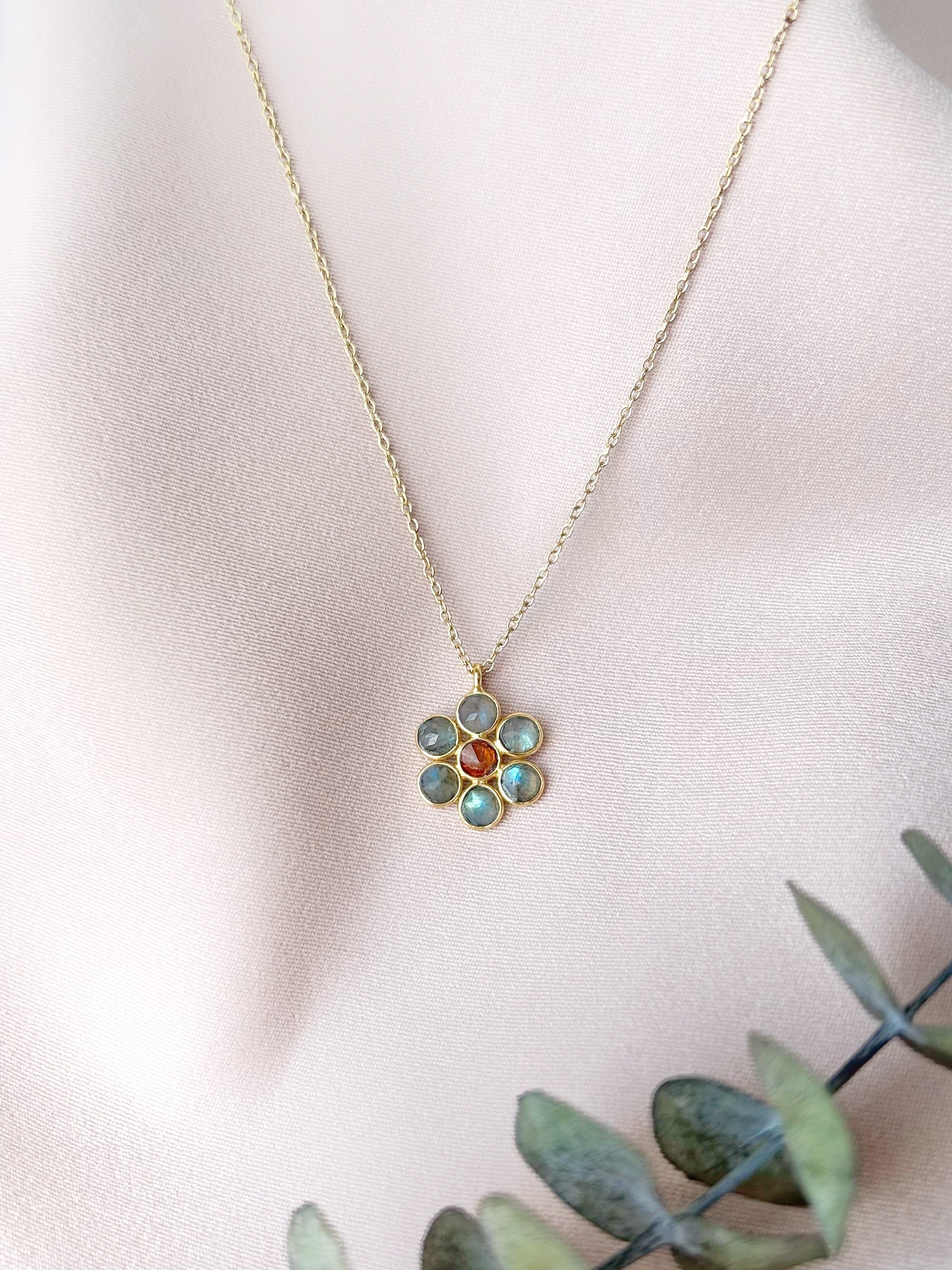 Collier Flower - Labradorite
