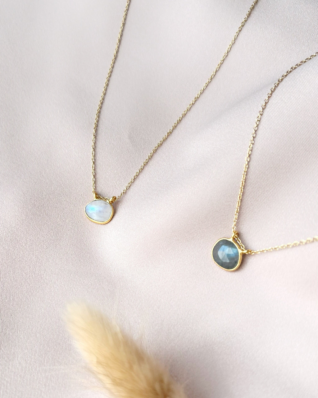 Collier Moon