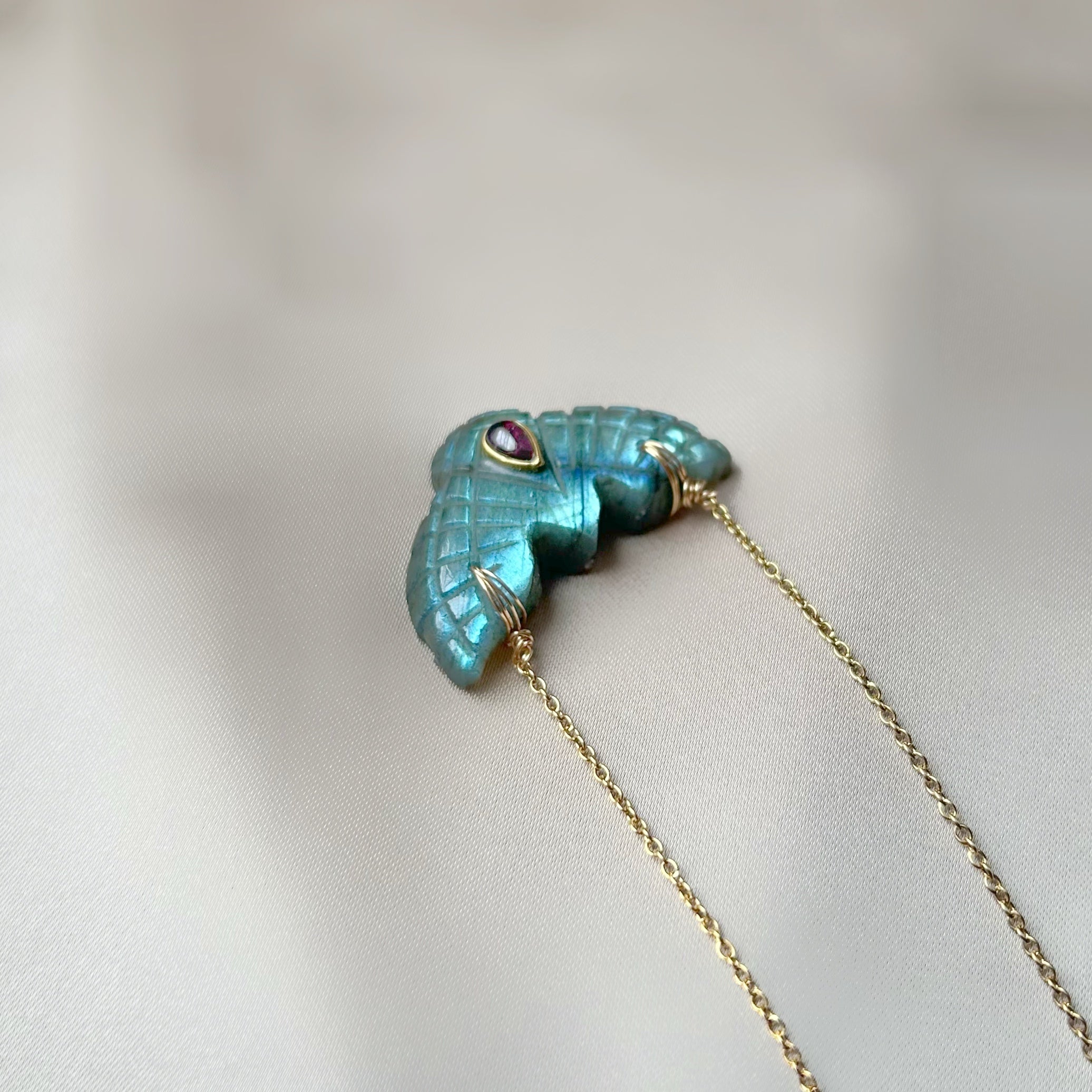 Collier Aigle