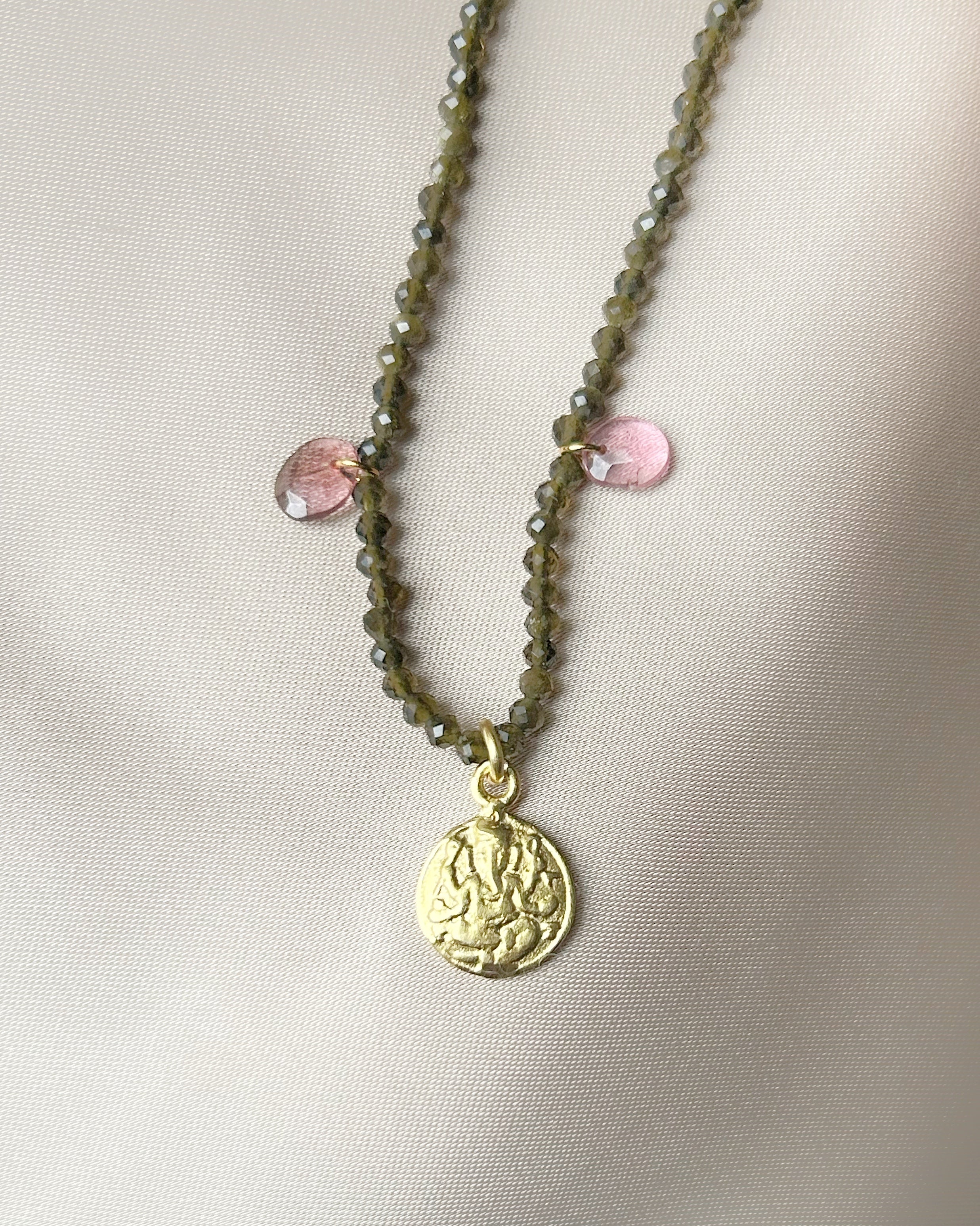 Collier Indy - Ganesh